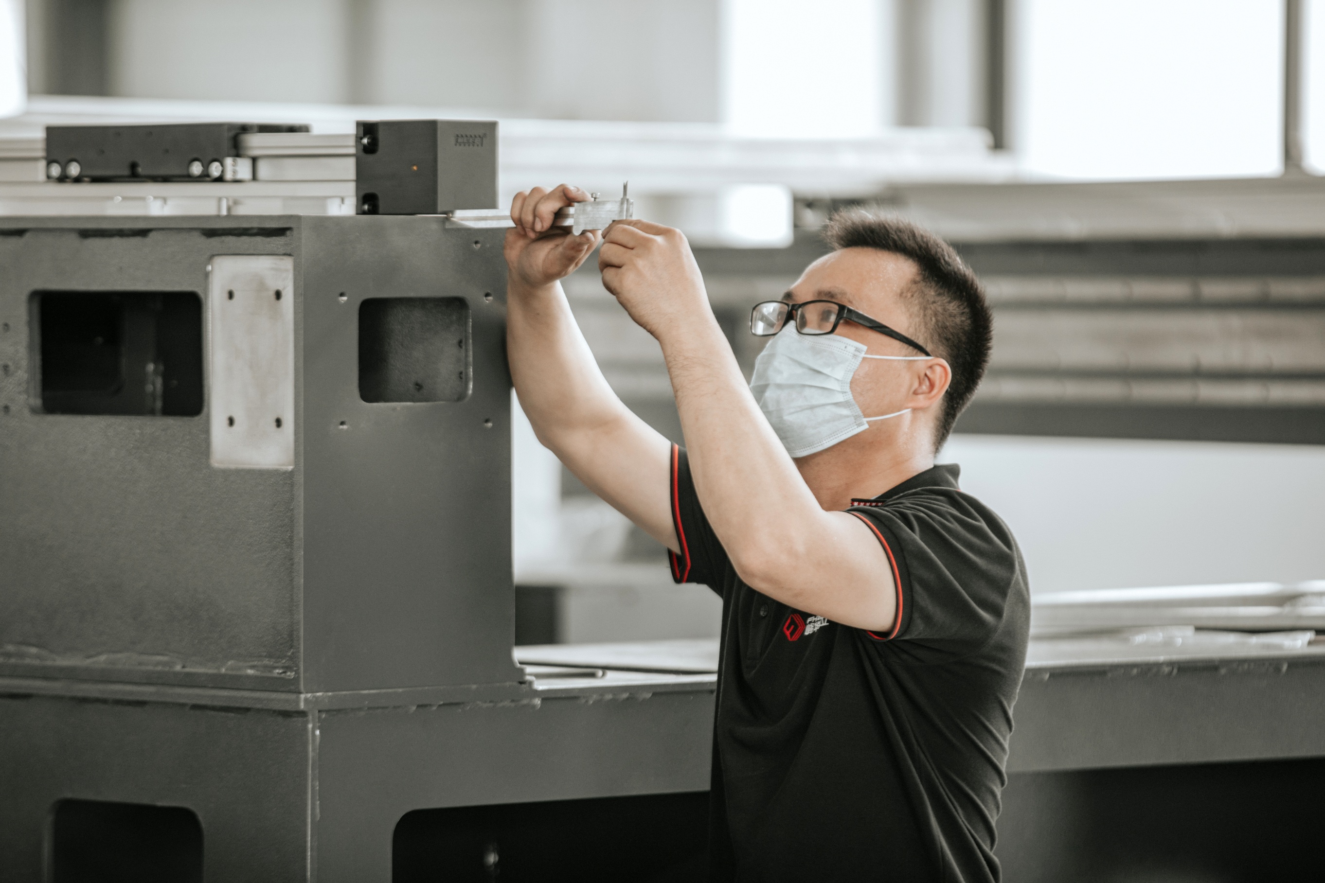 工業級3D打印機：從設備選型到生產部署的全流程技術指南